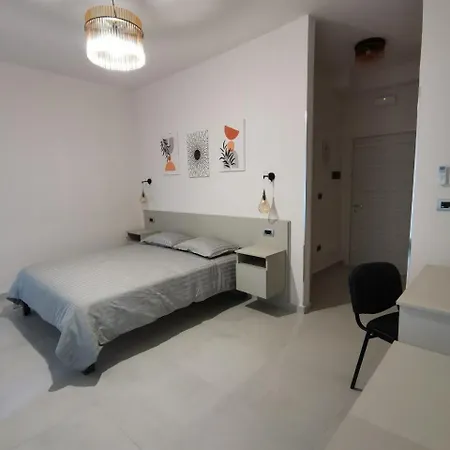 Angela's House ベッド・アンド・ブレックファスト アレッサンドリア